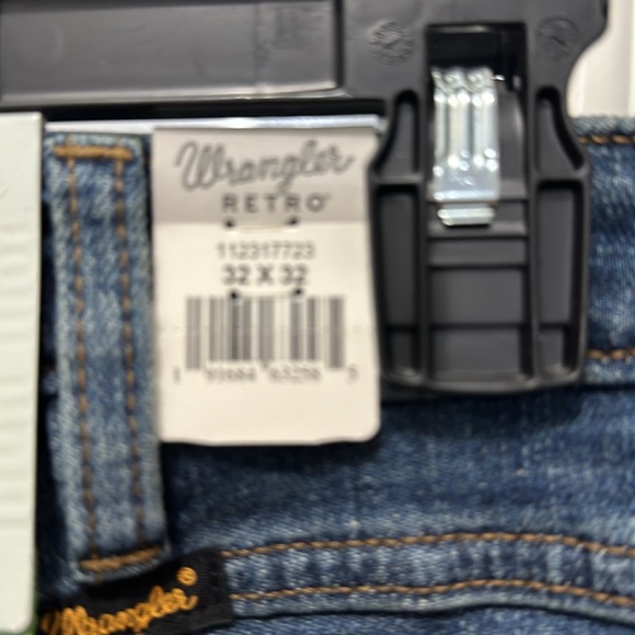 Wrangler Retro High Rise Flare Trumpet Jean NWT 32x32 - Picture 6 of 6